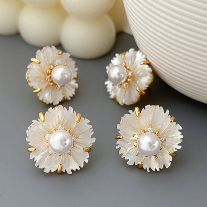 Petal Pearl Bloom Earrings - Voisson