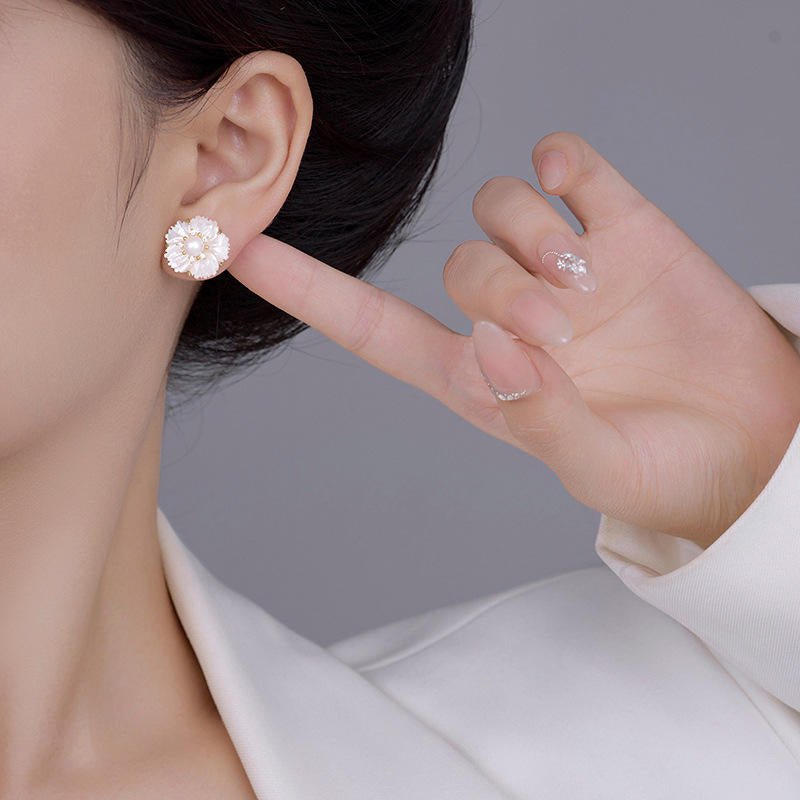 Petal Pearl Bloom Earrings - Voisson