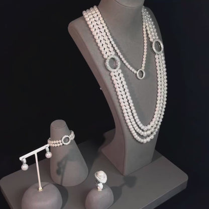 Timeless Circle Pearl Necklace