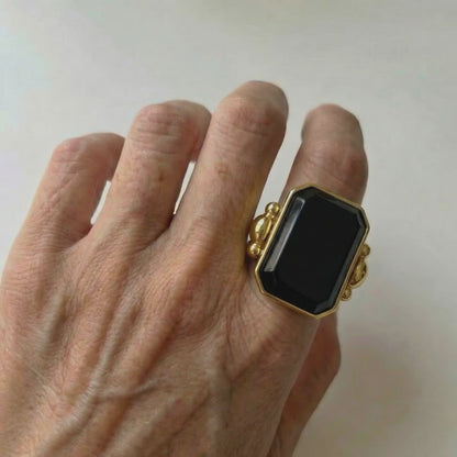 Bague Noire Vintage Française Marique 
