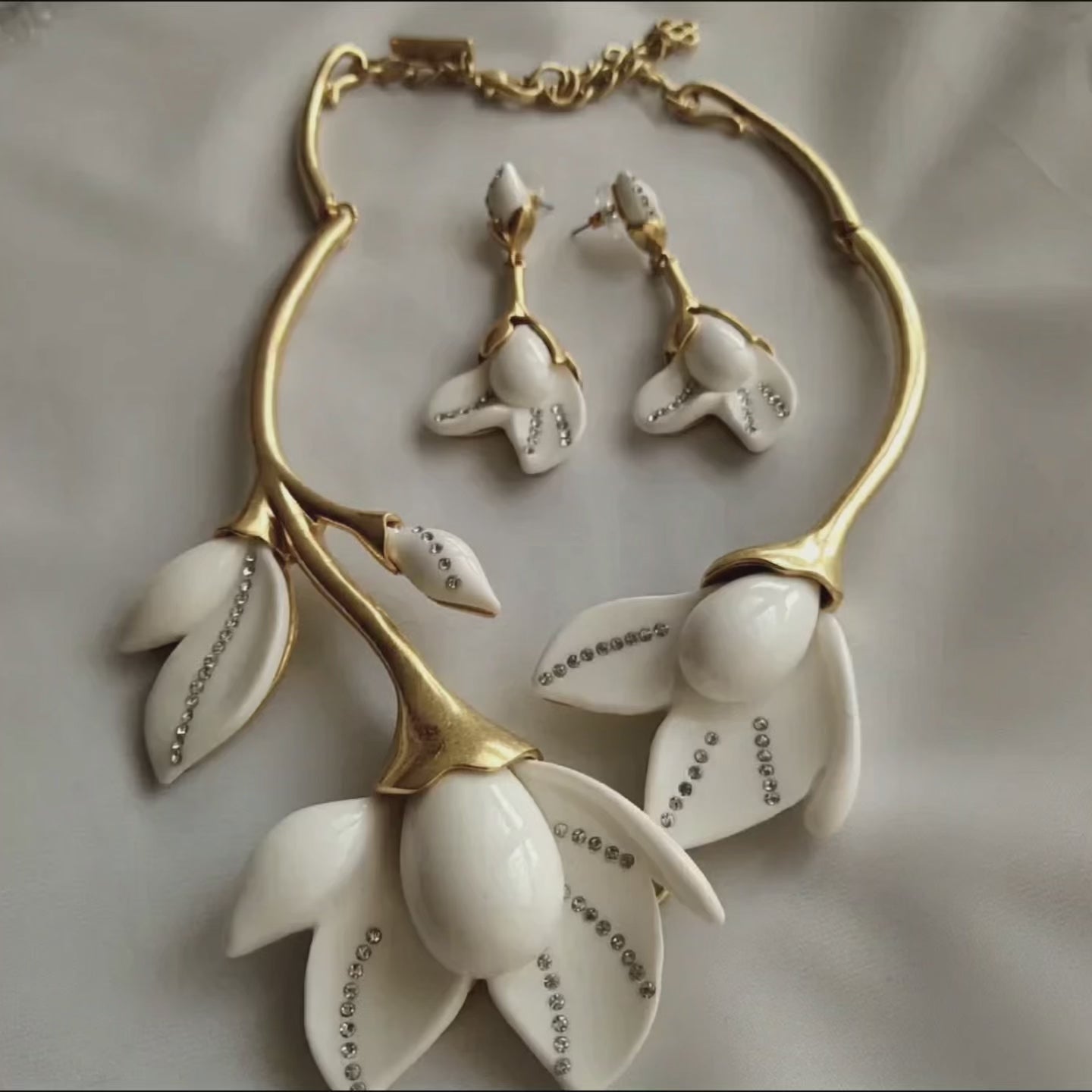 VINTAGE HOLLYWOOD☆White Blossom Ribbon Necklace☆送料関税込 Designer fashion, Seoul-fully created | W Concept