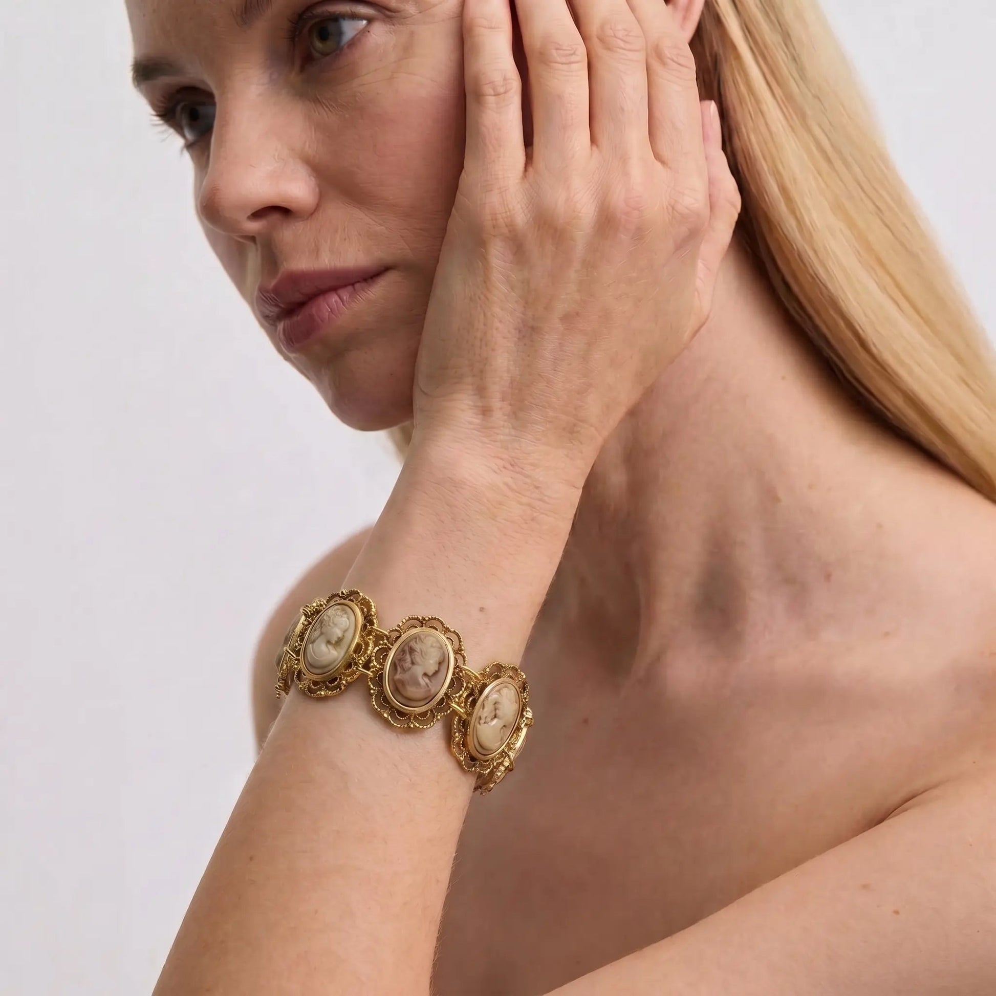 Regency Portrait Bracelet - Voisson