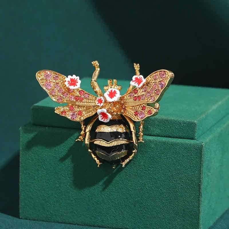Rosegarden Bee Brooch - Voisson