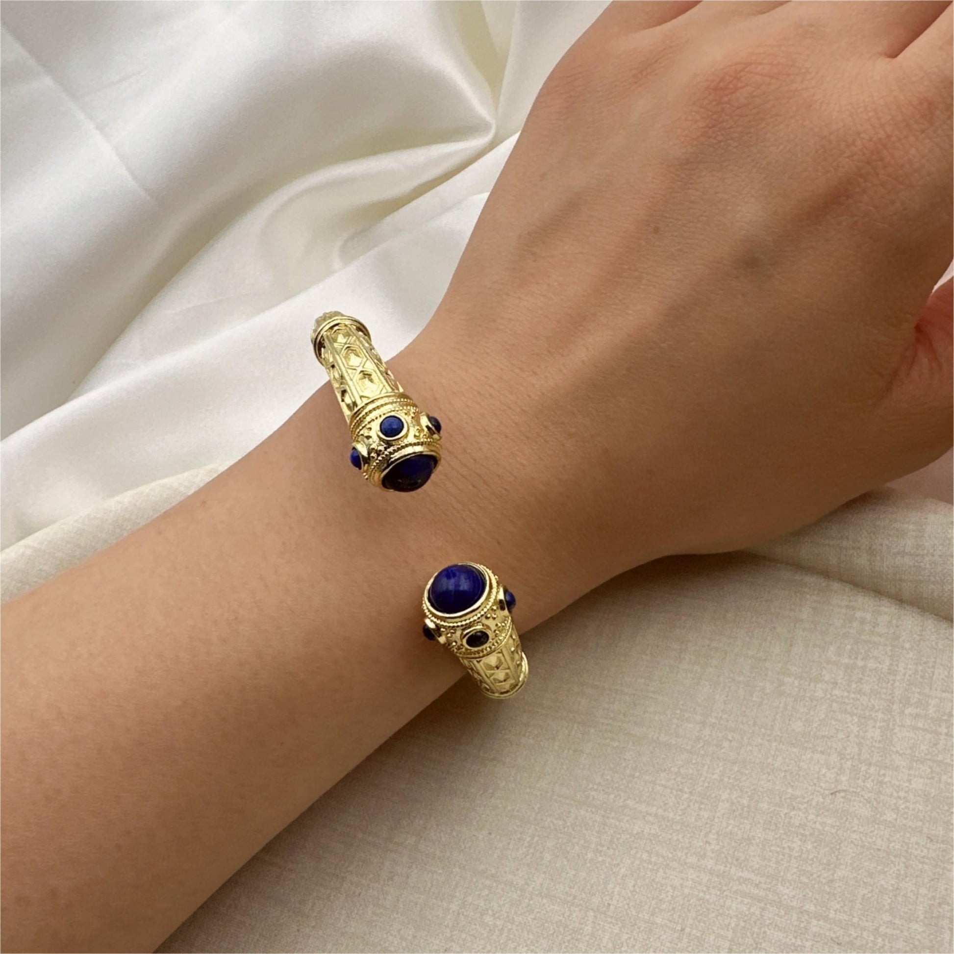 Royal Insignia Cuff Bracelet - Voisson