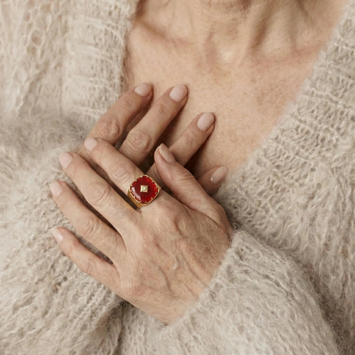 Ruby Rogue RubyRogue Statement Ring - Gold Color Elegant Style – Voisson
