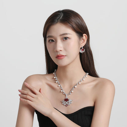 Scarlet Lotus Pearl Necklace - Voisson