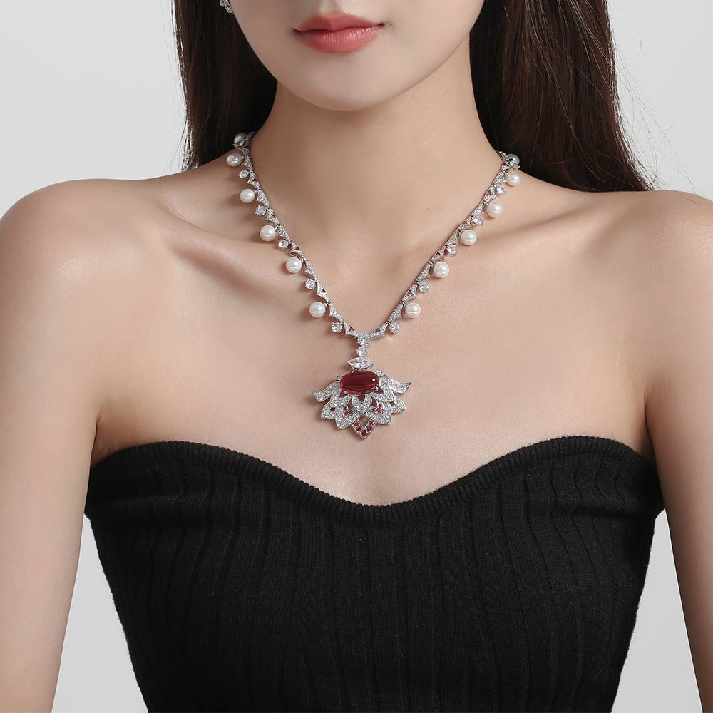 Scarlet Lotus Pearl Necklace - Voisson