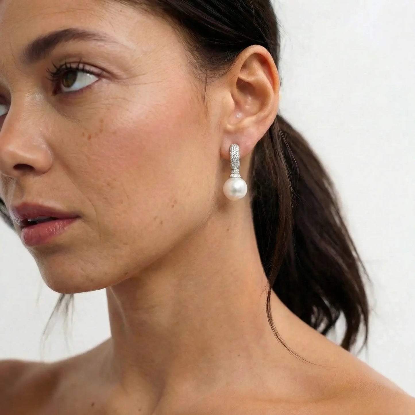 Swanlight Pearl Earrings - Voisson