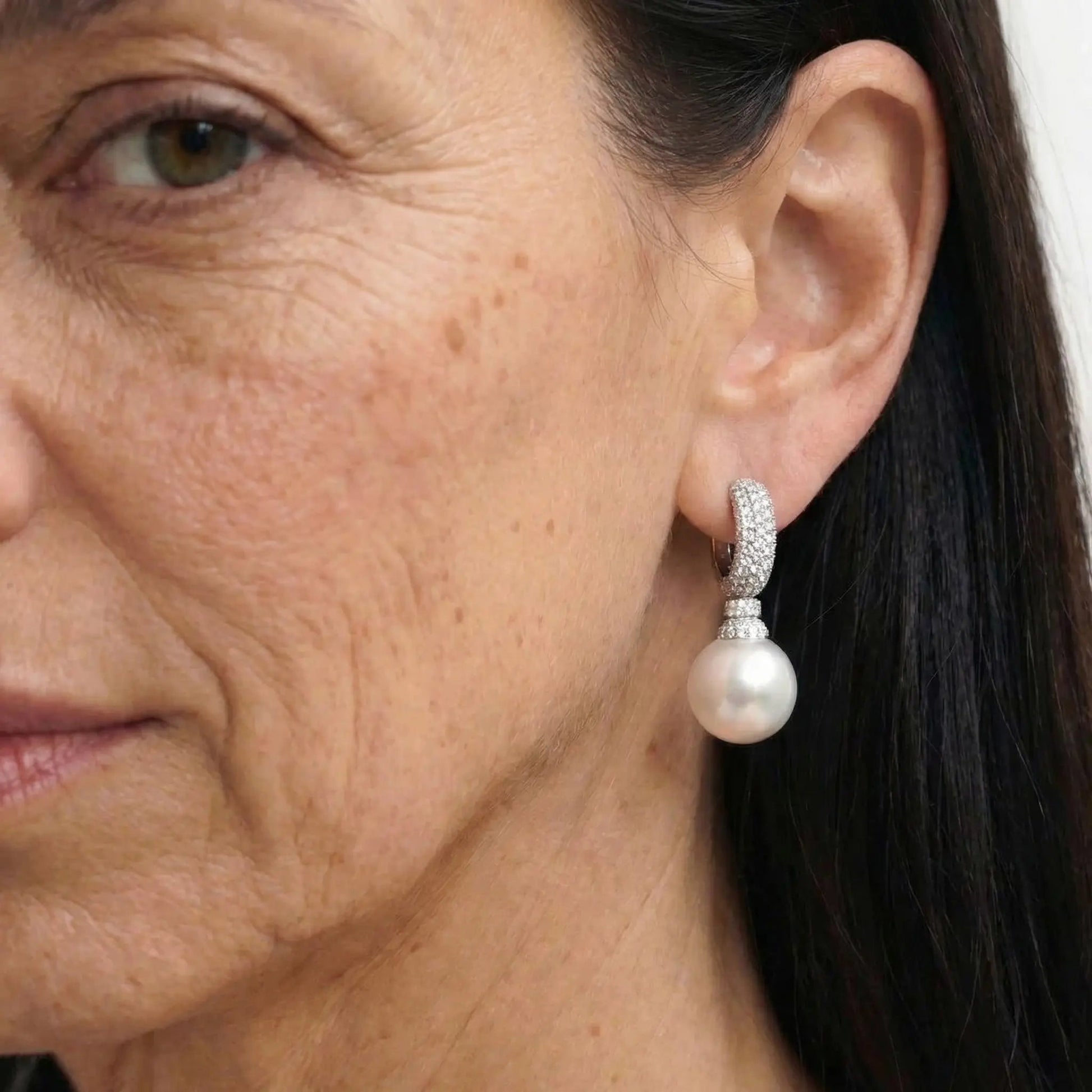Swanlight Pearl Earrings - Voisson