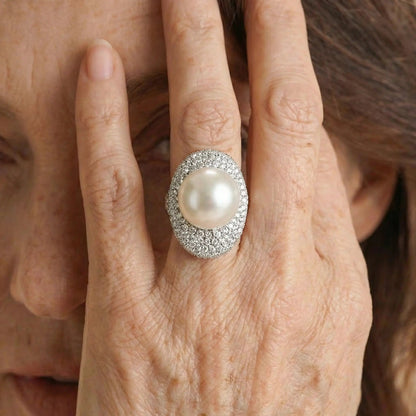 Swanlight Pearl Ring - Voisson