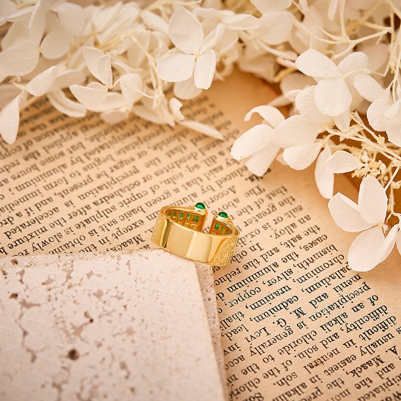 Temple Crest Ring - Voisson