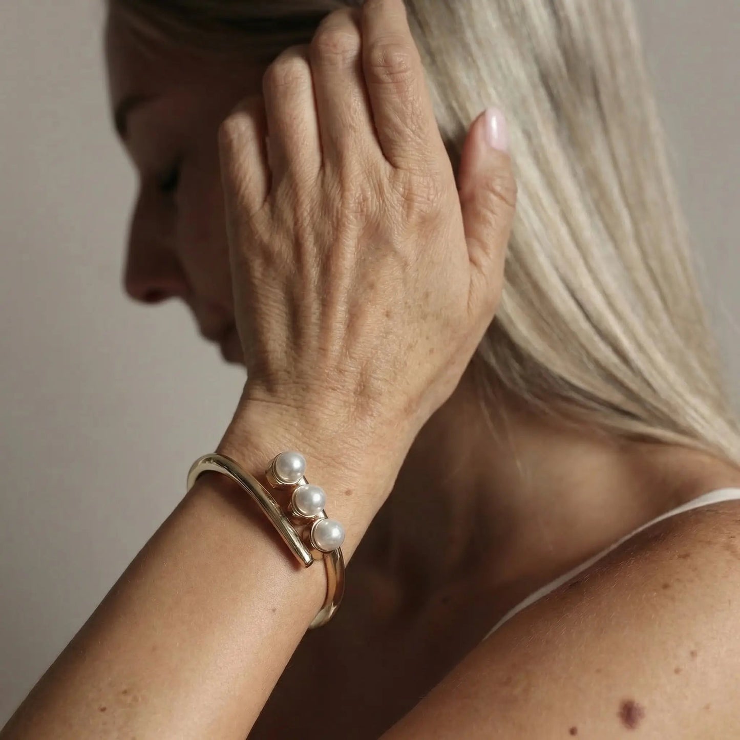 WhisperWing Baroque Pearl Cuff Bracelet - Voisson