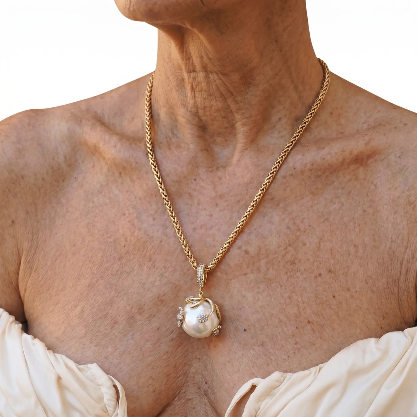 Wildflower Pearl Crown Necklace - Voisson