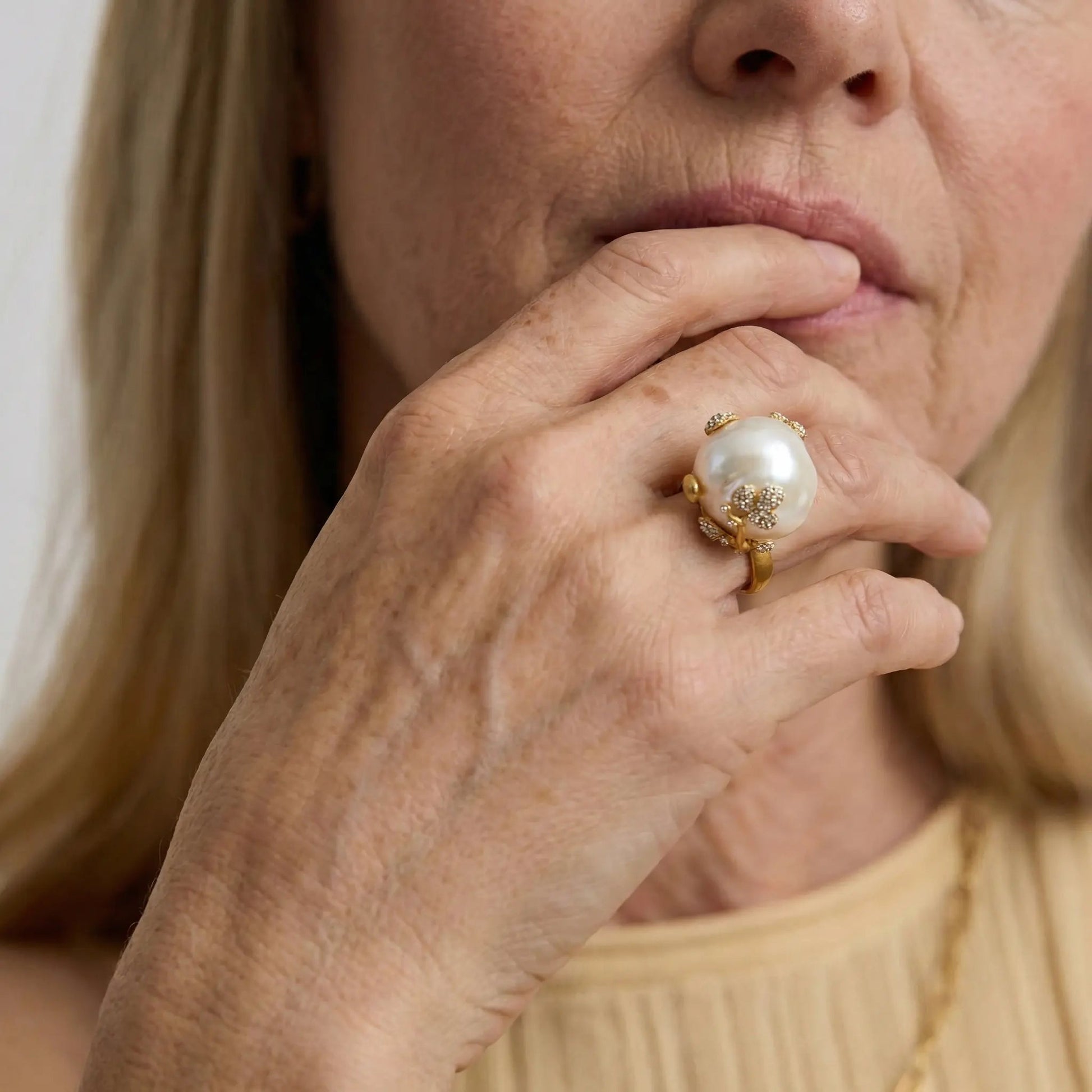 Wildflower Pearl Crown Ring - Voisson