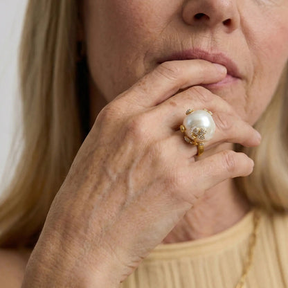 Wildflower Pearl Crown Ring - Voisson